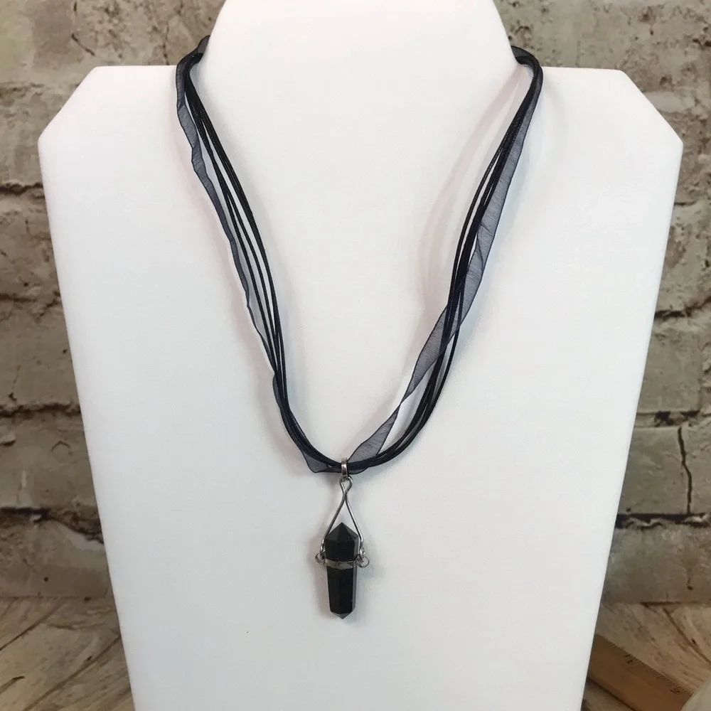 Black Agate point pendant necklace - Picture 1 of 3